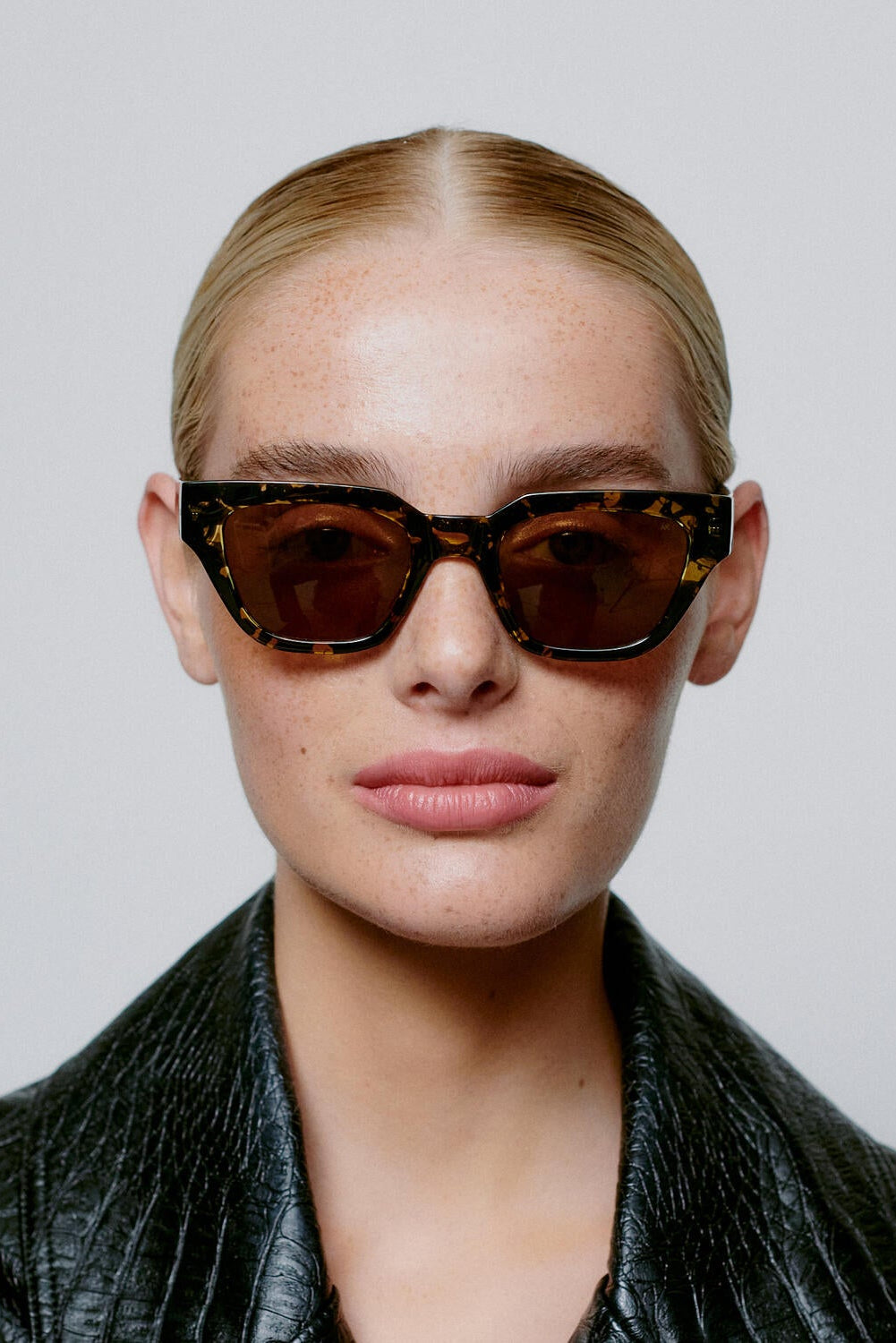 Kaws solbrille - Black / Yellow Tortoise